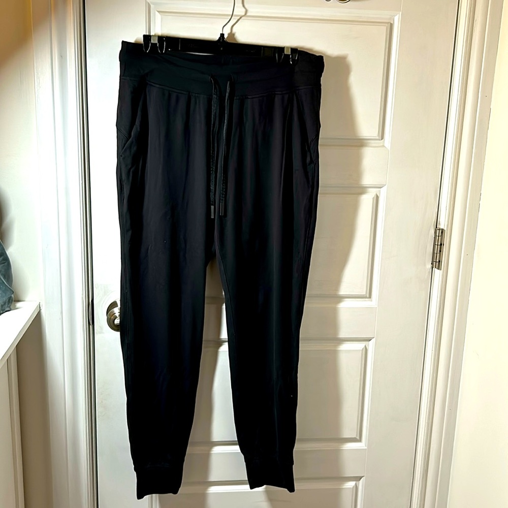Lululemon joggers size large